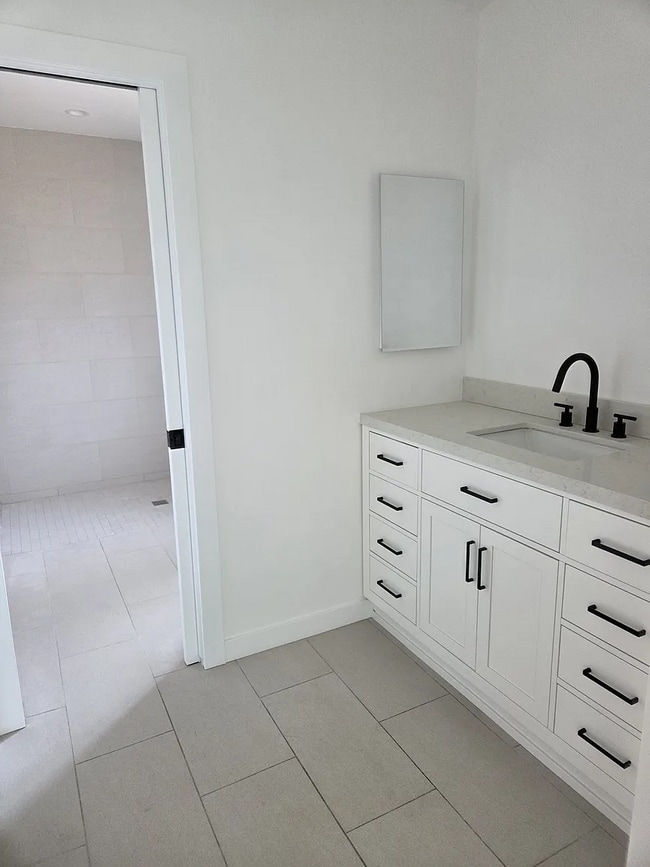 Building Photo - 2940 Sunset Hills