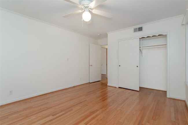 Building Photo - 6523 E Mockingbird Ln