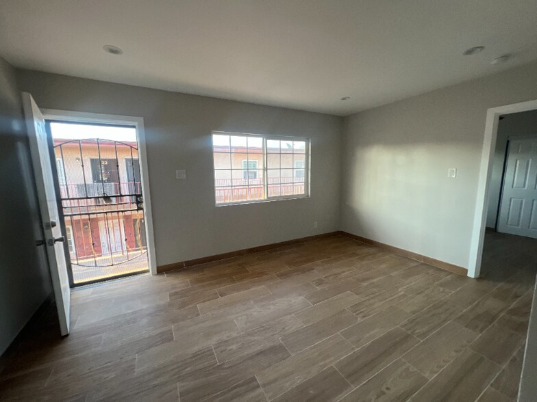 Building Photo - 9514 Avalon Blvd