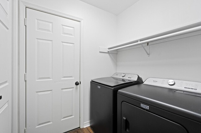 Building Photo - 87133 Golf Club Dr