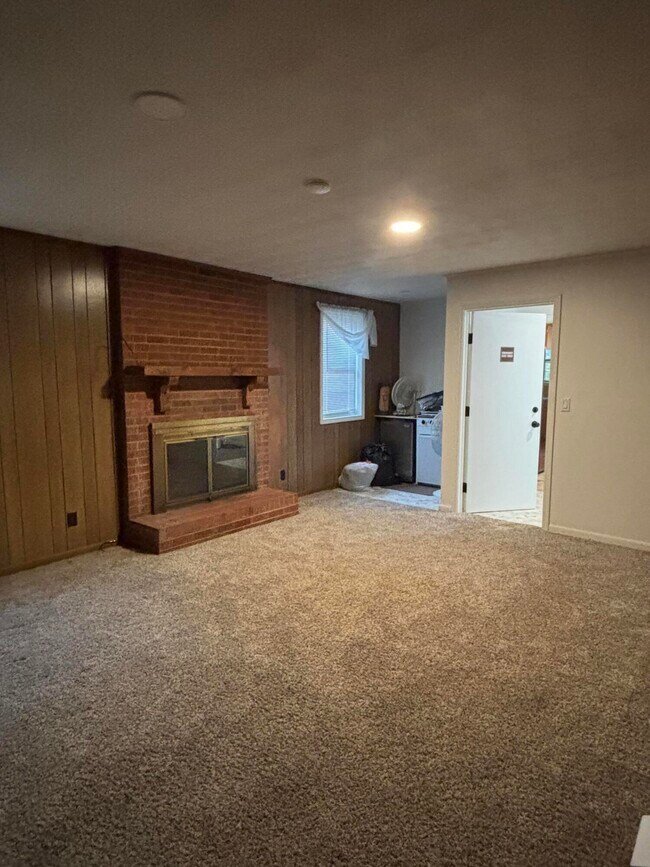 Building Photo - 919 Seminole Ave