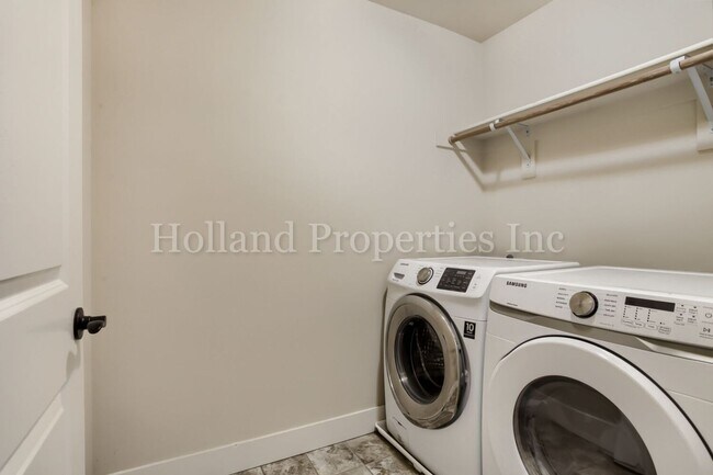 Building Photo - Beautiful North Bethany Home with Resort-Style Amenities & Walkable Location!