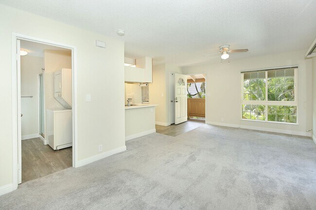 Building Photo - 373 Mananai Pl