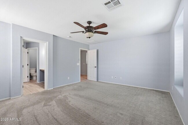 Building Photo - 1006 S Deerfield Ln