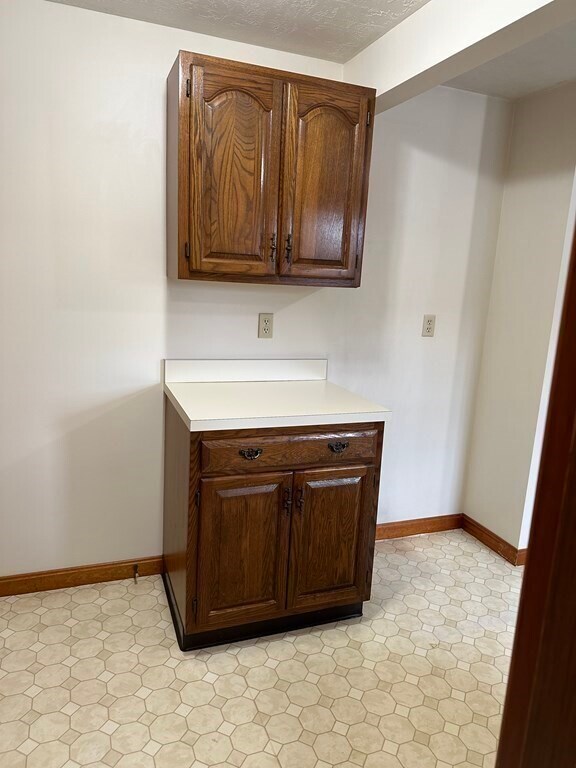 Building Photo - 32 Draper Ave