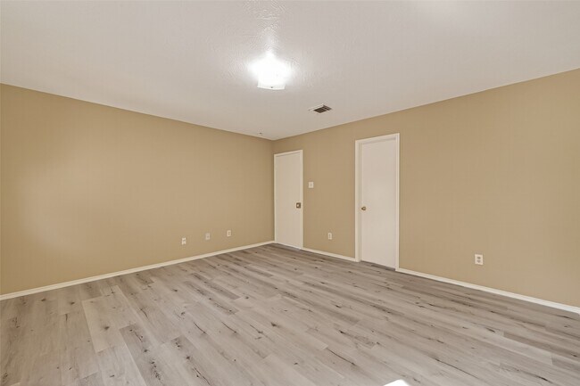 Building Photo - 8814 Sage Pl Dr