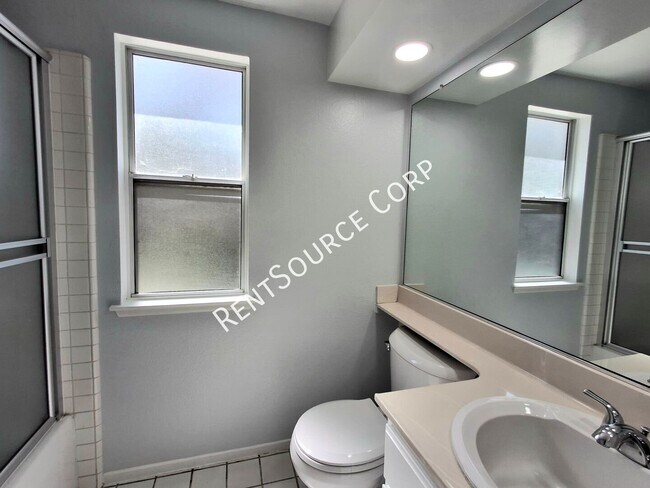 Building Photo - 23910 Clayton Ct