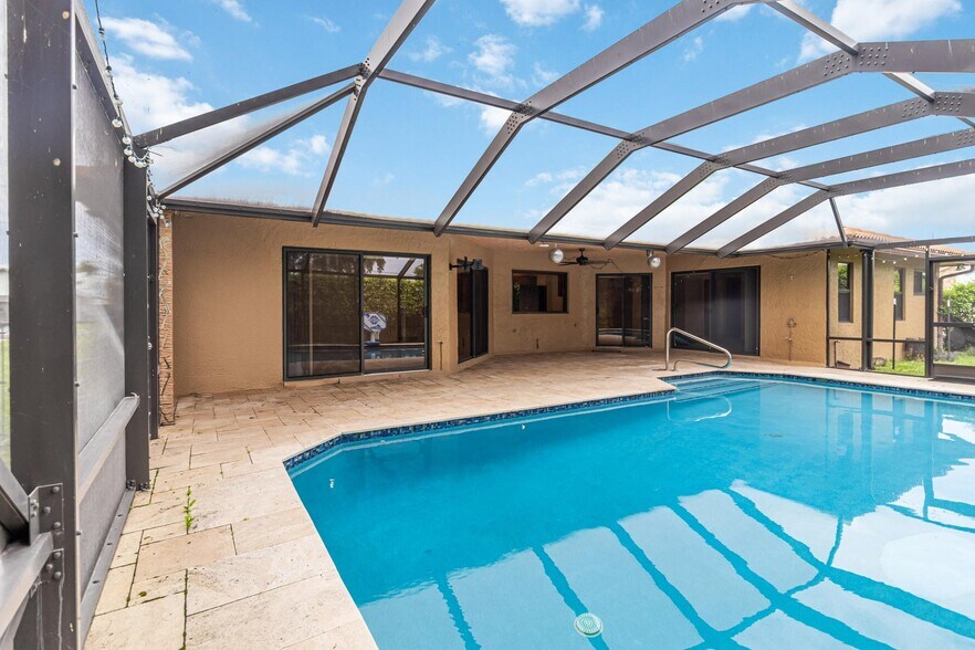 Building Photo - 21920 Holly Tree Way