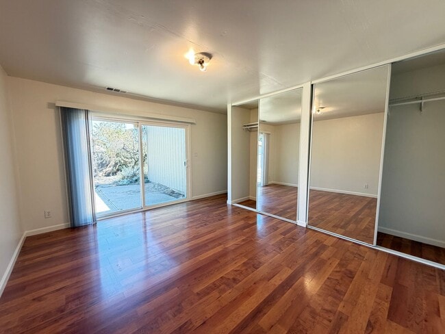 Building Photo - 3555 Magnolia Dr