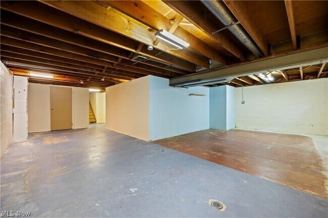 Building Photo - 4960 W Park Dr