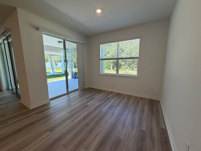 Building Photo - 3935 Big Sky Dr