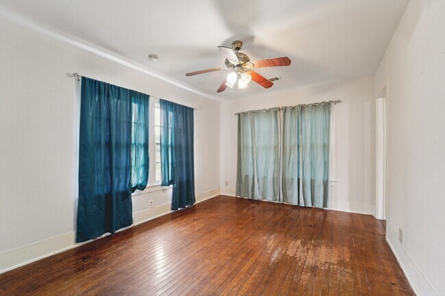 Building Photo - 5224 Bernardo De Galvez Ave