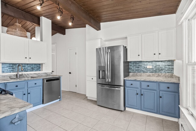 Building Photo - 537 County Line Rd