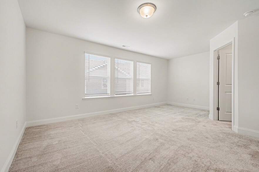 Building Photo - 2915 Herringbone Rd