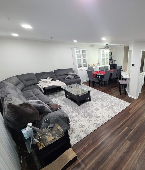 Open concept living - 44 Ridgedale Ave