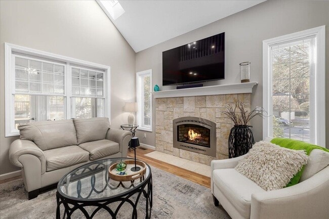 Building Photo - 1 Summer Snow Ln