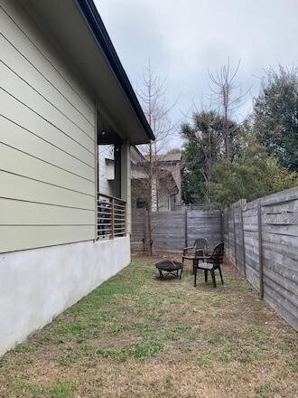 Building Photo - 6800 Menchaca Rd