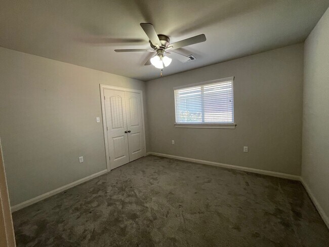 Building Photo - 13089 Vega Ct