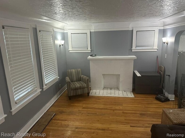 Building Photo - 21662 Bennett St