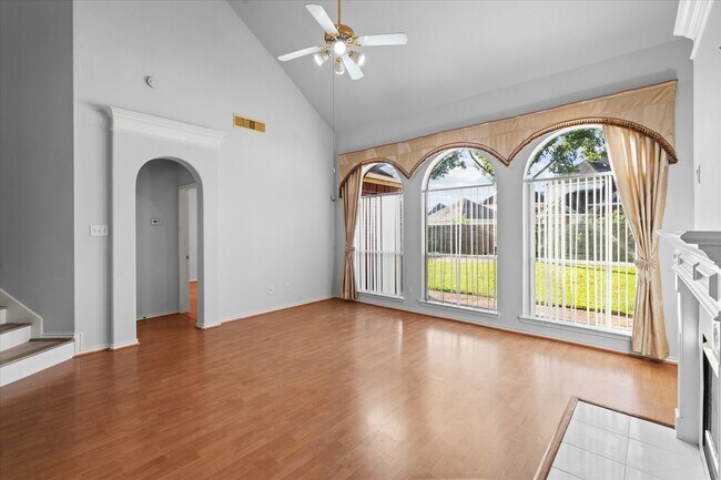 Building Photo - 3914 Clarestone Dr