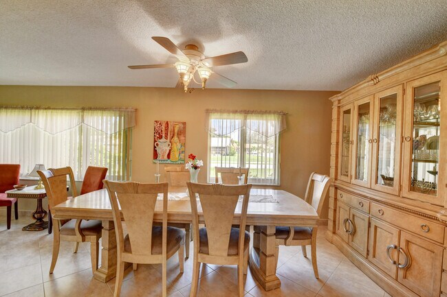Building Photo - 14425 Amapola Way