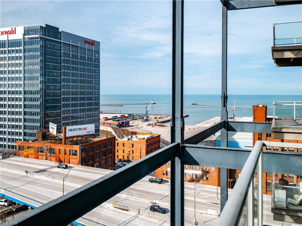 View - 701 W Lakeside Ave