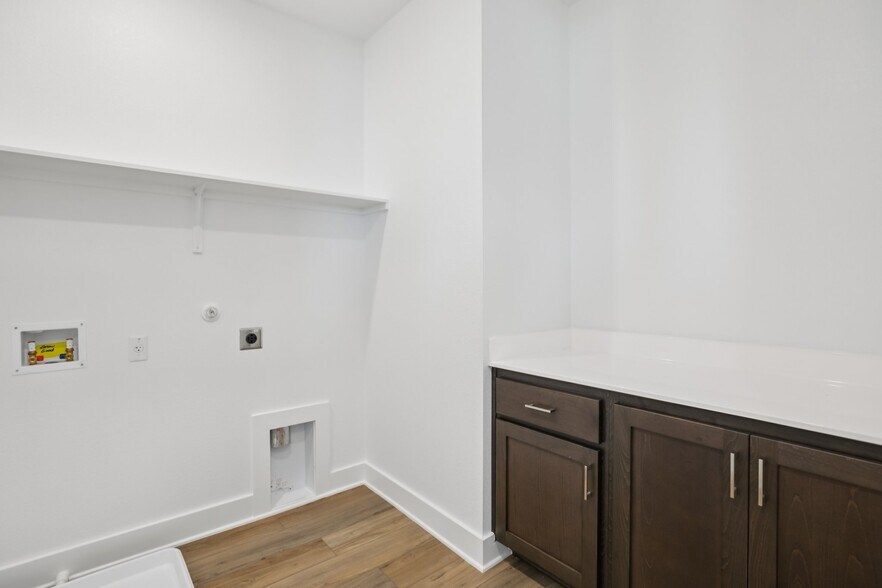 Building Photo - 1104 Yaupon Holly Dr