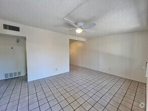 Building Photo - Charming Central  Townhome