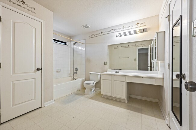 Building Photo - 15822 Kings Cypress Ln