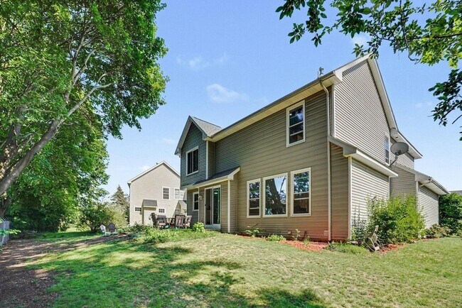 Building Photo - 3382 Hampstead Ct