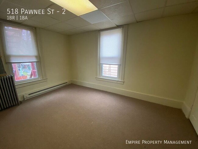 Building Photo - 2nd Floor: 1 Bedroom/1 Bathroom Apartment ...