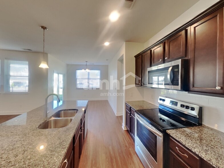 Building Photo - 4301 Spregan Way