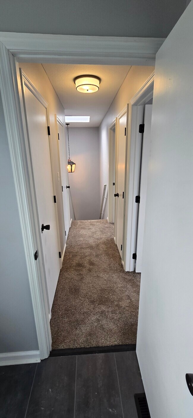 Building Photo - 80 Bridgeport Way