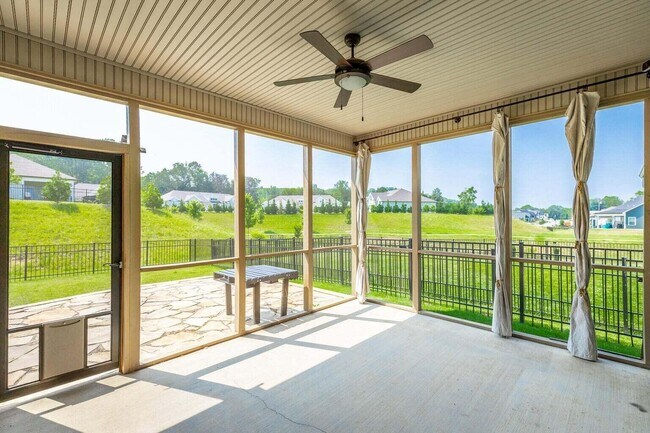 Building Photo - 5038 Shelterwood Dr NE