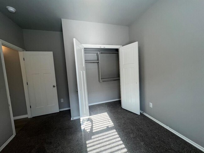 Building Photo - 8722 SW 40th Ter