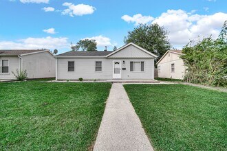 Building Photo - 7610 Alexander Ave