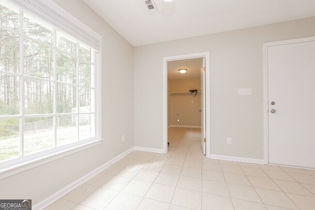 Building Photo - 315 Cornwallis Way