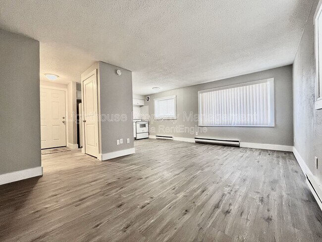 Building Photo - 1490 Carmil Dr