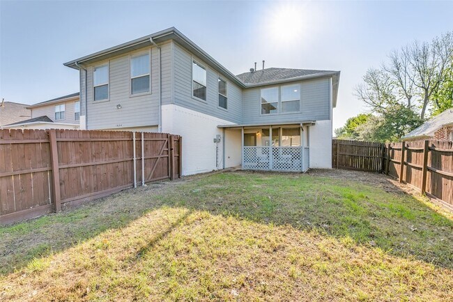 Building Photo - 1620 Greenway Dr