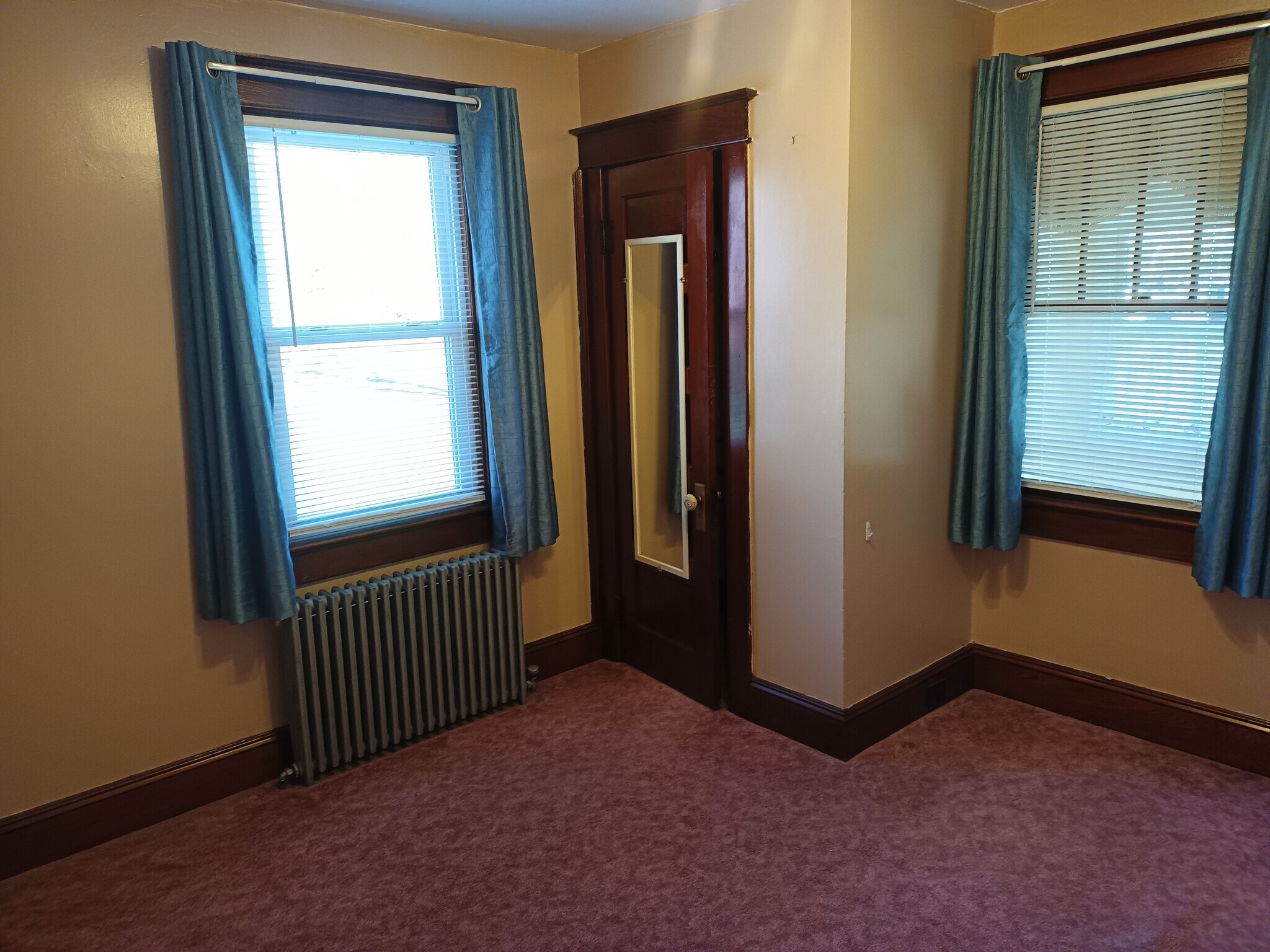 Building Photo - 11 47th St