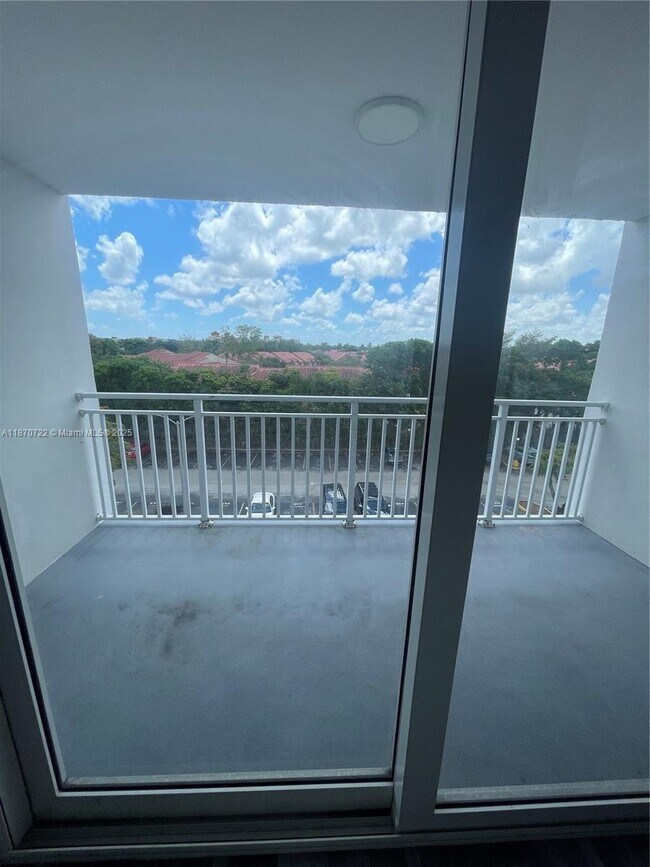 Building Photo - 6930 Miami Gardens Dr