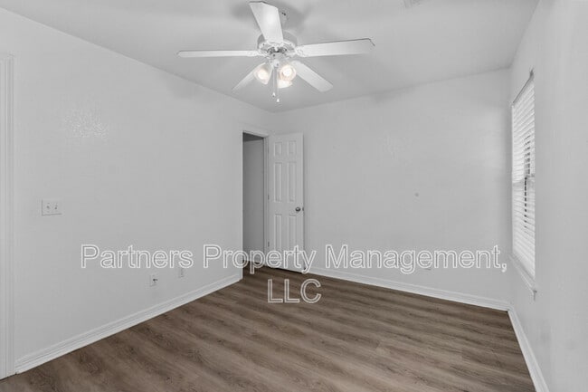 Building Photo - 1128 W Hendrix St
