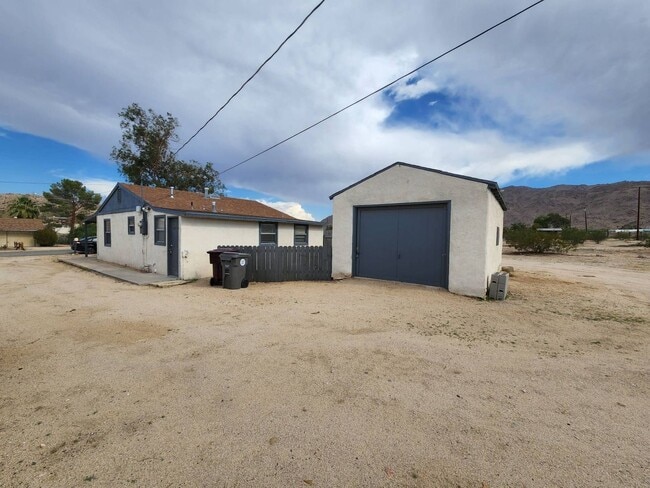 Building Photo - 6602 Rose Ellen Ave