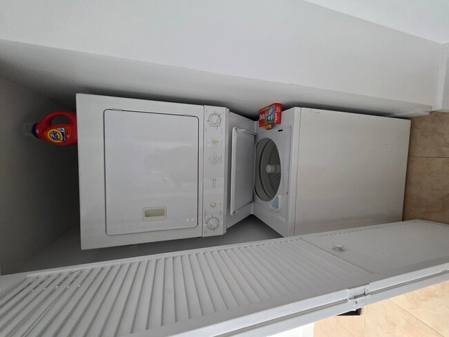 Building Photo - 41 SE 5th St