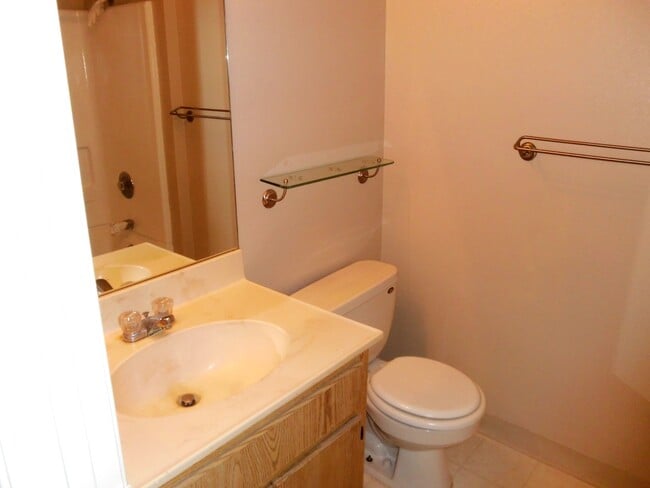 Building Photo - 7425 Charmant Dr