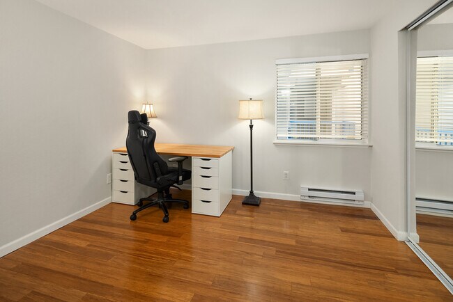 Building Photo - 2244 13th Ave W