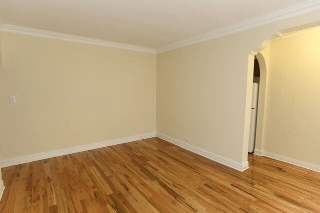 Building Photo - 430 W Roscoe St