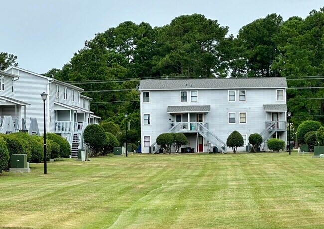 Building Photo - 801 Burcale Rd