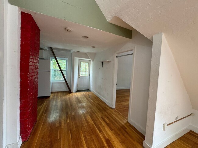 Building Photo - The Best Home in Brighton