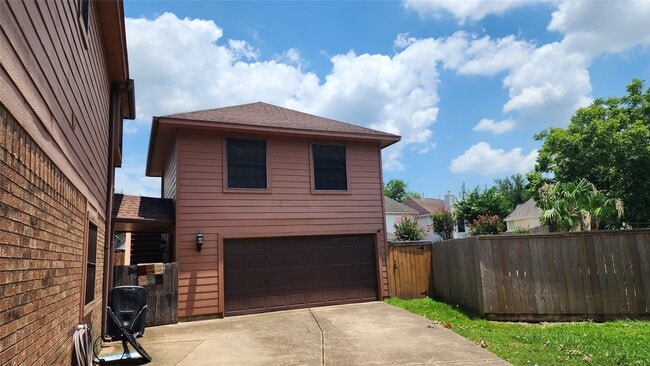 Building Photo - 5015 Orange Tree Dr